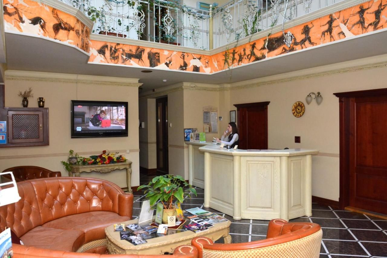 Отель ATRIUM HOTEL Ивано-Франковск — цены от 1455 ₽ официальные, адрес,  телефон, сайт